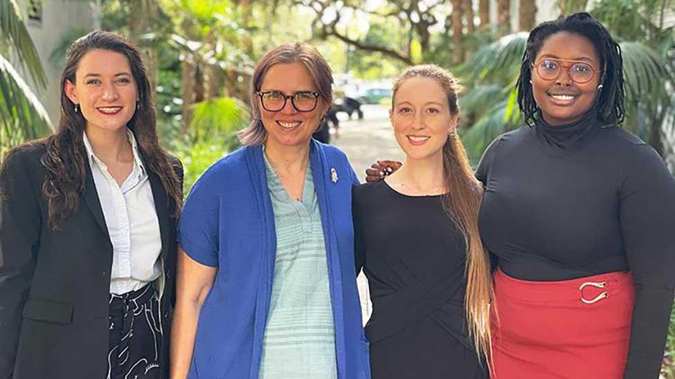 The 2021 winning University of Miami law team